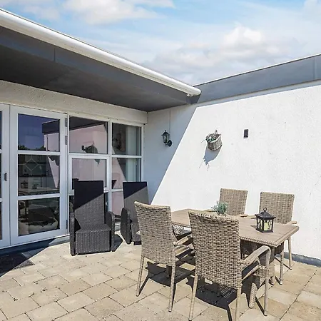 3 Person In Tranekær